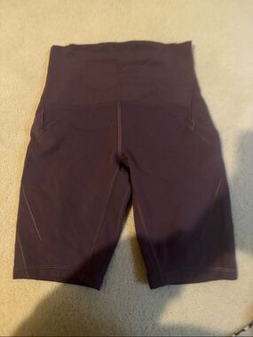 Lululemon Nulu Fold High-Rise Yoga Short 8"
Grape Thistle